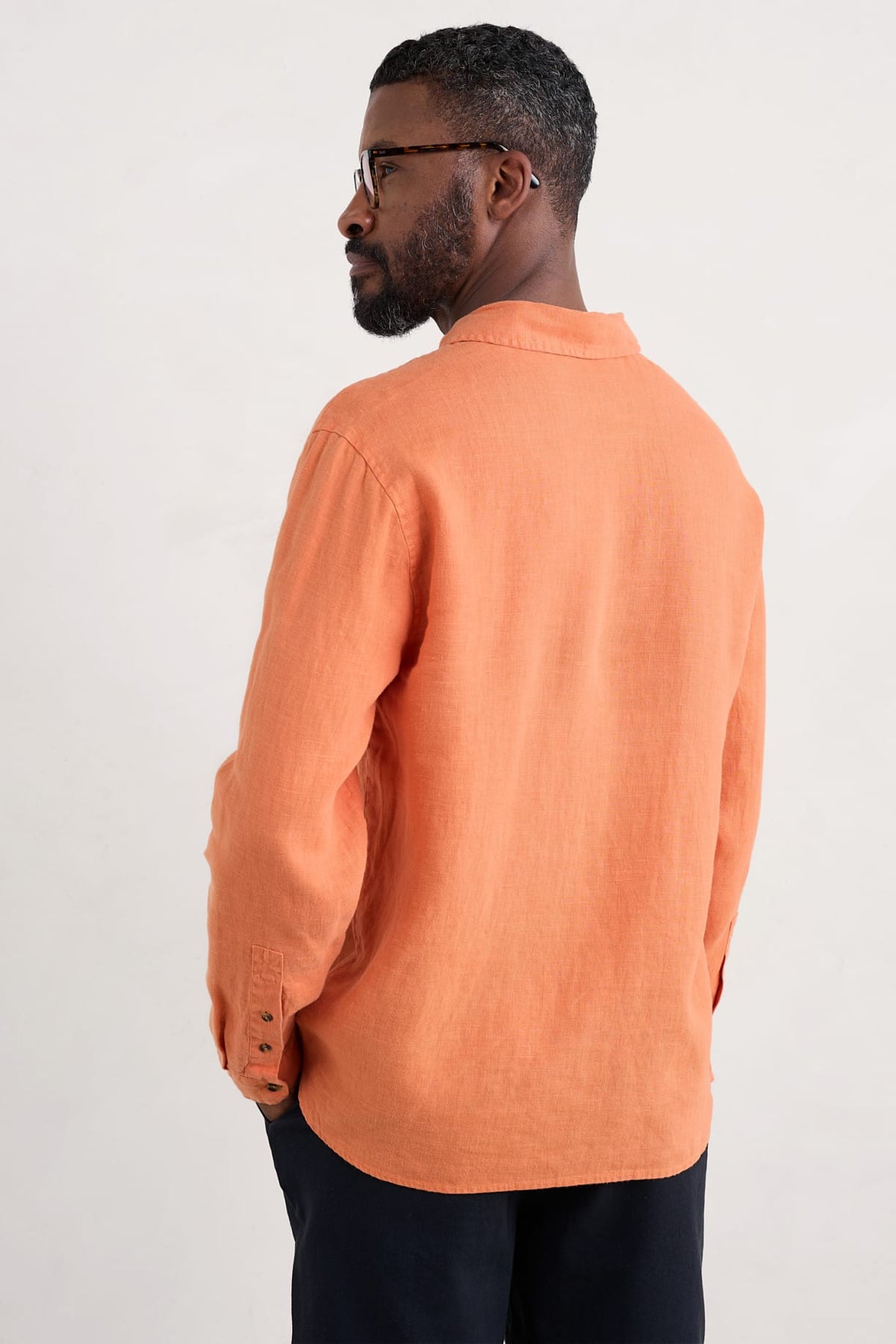 Seasalt Cornwall - Men's ‘Curator’ Linen Shirt - Dark Sunset