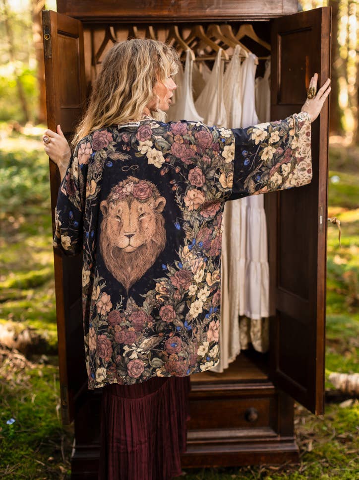 Market Of Stars - Lionheart - Matinée Cropped Duster Kimono - Florals & Narnia Print