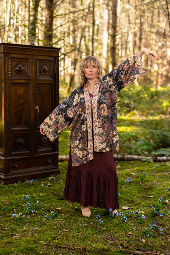 Market Of Stars - Lionheart - Matinée Cropped Duster Kimono - Florals & Narnia Print