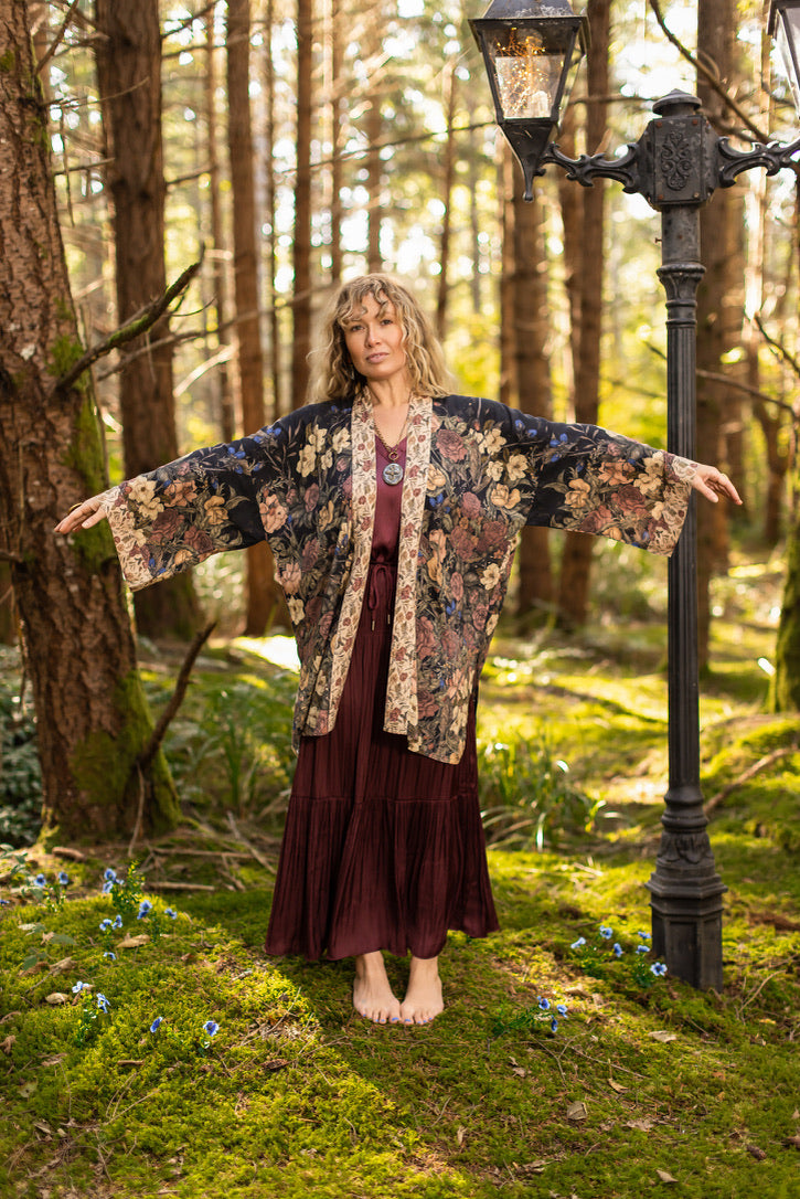 Market Of Stars - Lionheart - Matinée Cropped Duster Kimono - Florals & Narnia Print