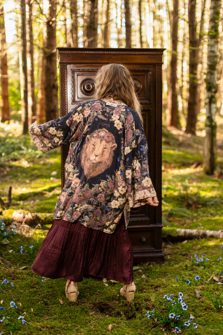 Market Of Stars - Lionheart - Matinée Cropped Duster Kimono - Florals & Narnia Print