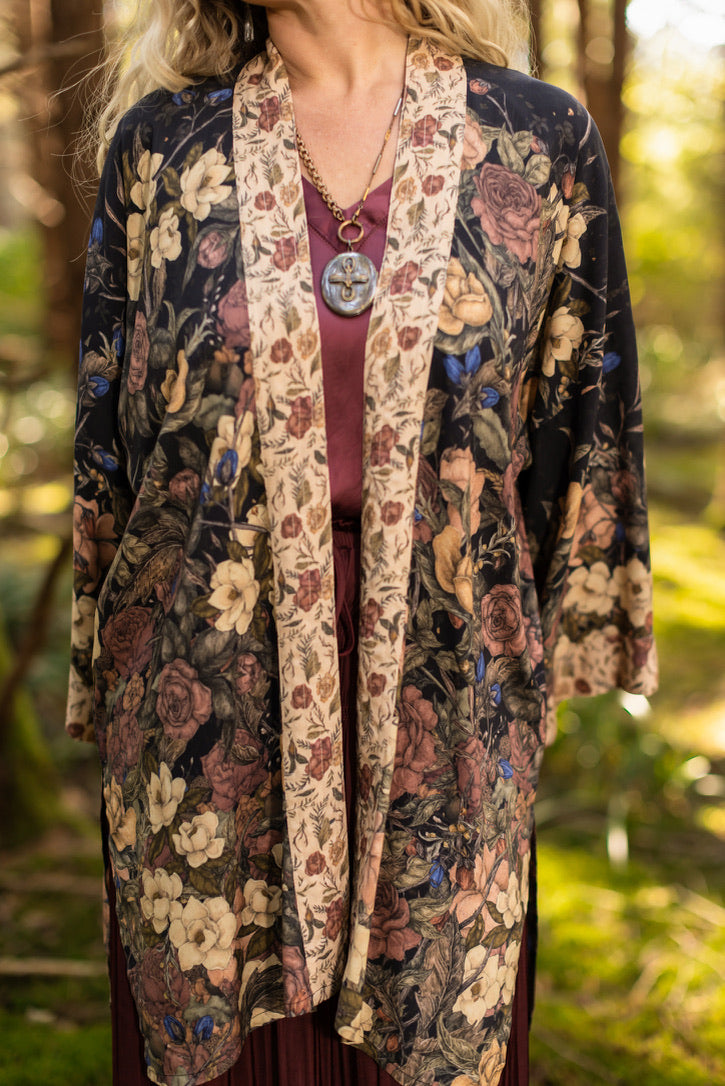 Market Of Stars - Lionheart - Matinée Cropped Duster Kimono - Florals & Narnia Print