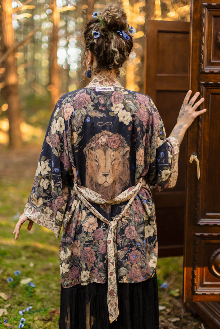 Market Of Stars - Lionheart - Matinée Cropped Duster Kimono - Florals & Narnia Print