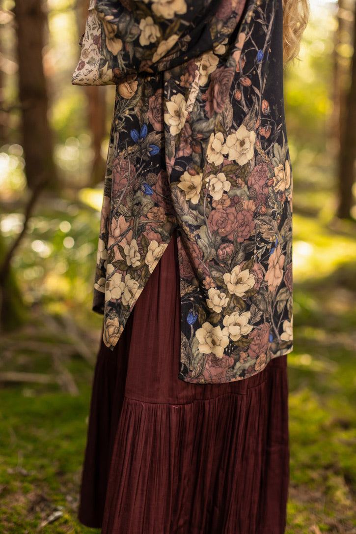 Market Of Stars - Lionheart - Matinée Cropped Duster Kimono - Florals & Narnia Print