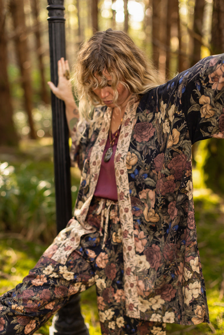 Market Of Stars - Lionheart - Matinée Cropped Duster Kimono - Florals & Narnia Print