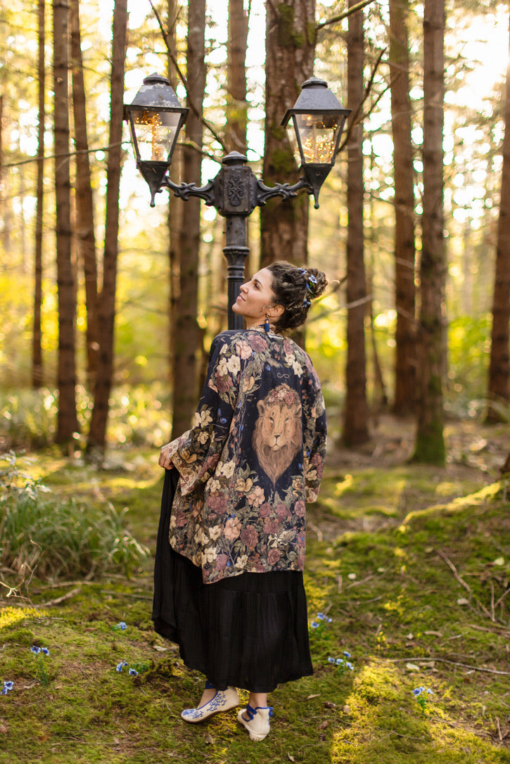Market Of Stars - Lionheart - Matinée Cropped Duster Kimono - Florals & Narnia Print