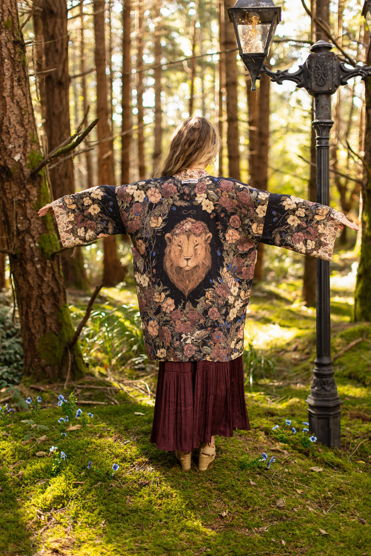 Market Of Stars - Lionheart - Matinée Cropped Duster Kimono - Florals & Narnia Print