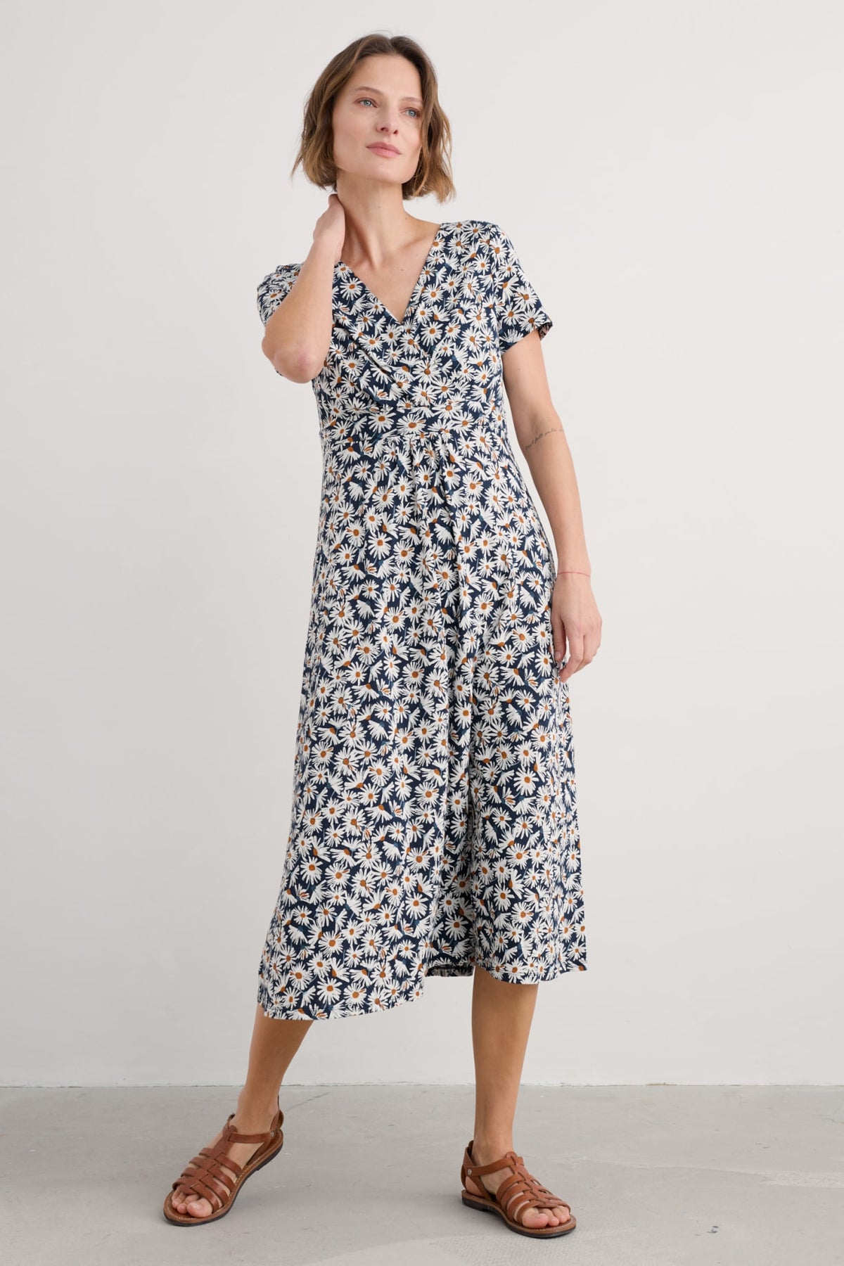 Seasalt Cornwall - ‘Chapelle’ Dress in GOTS Certified Organic Cotton Jersey - Scatter Daisy Maritime