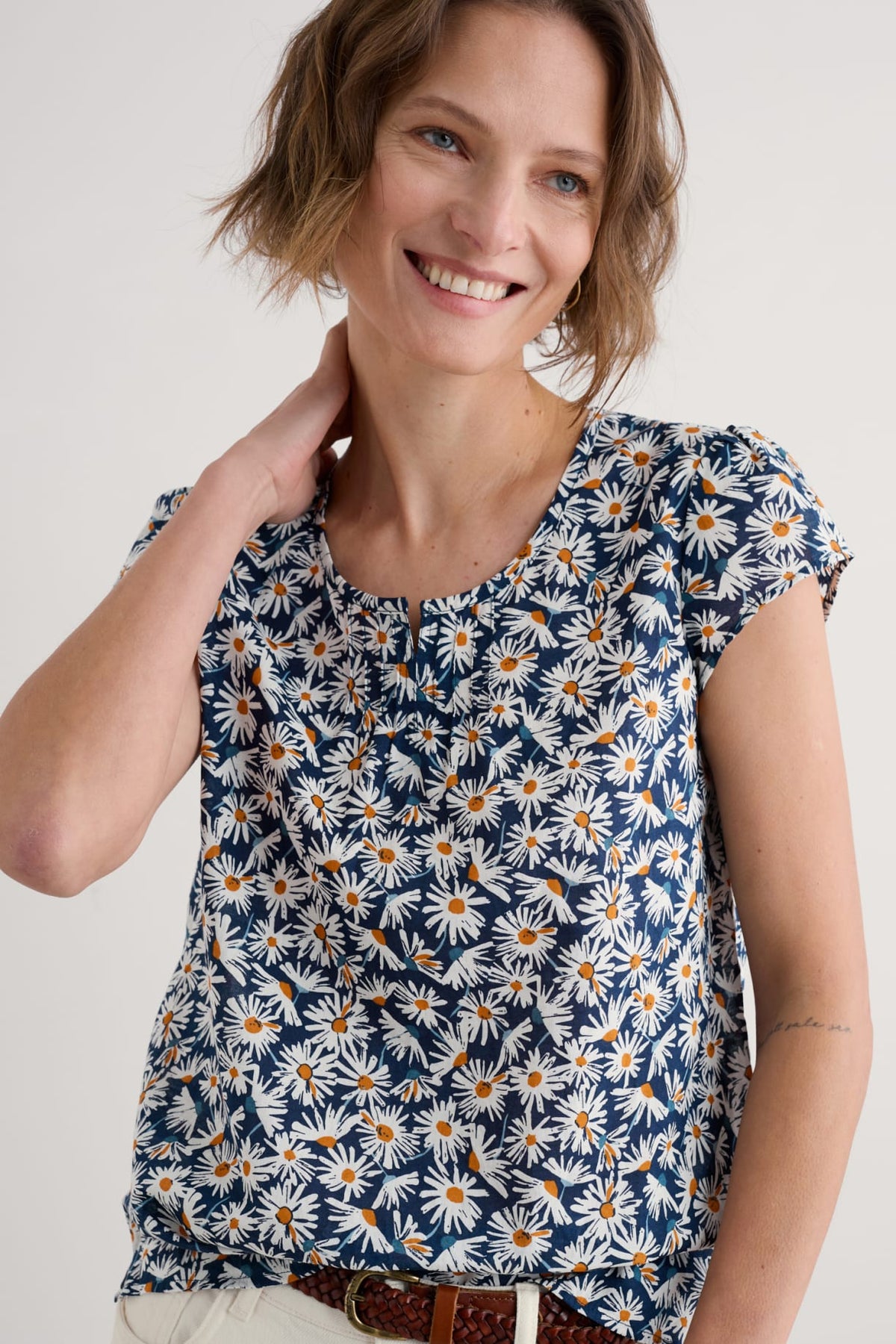 Seasalt Cornwall - ‘Garden Gate’ Cotton Top - Scatter Daisy Maritime