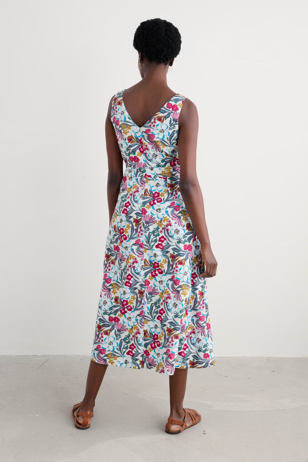 Seasalt Cornwall - ‘Sky Beyond’ Sleeveless V-Neck Dress - Garden Flowers Chalk