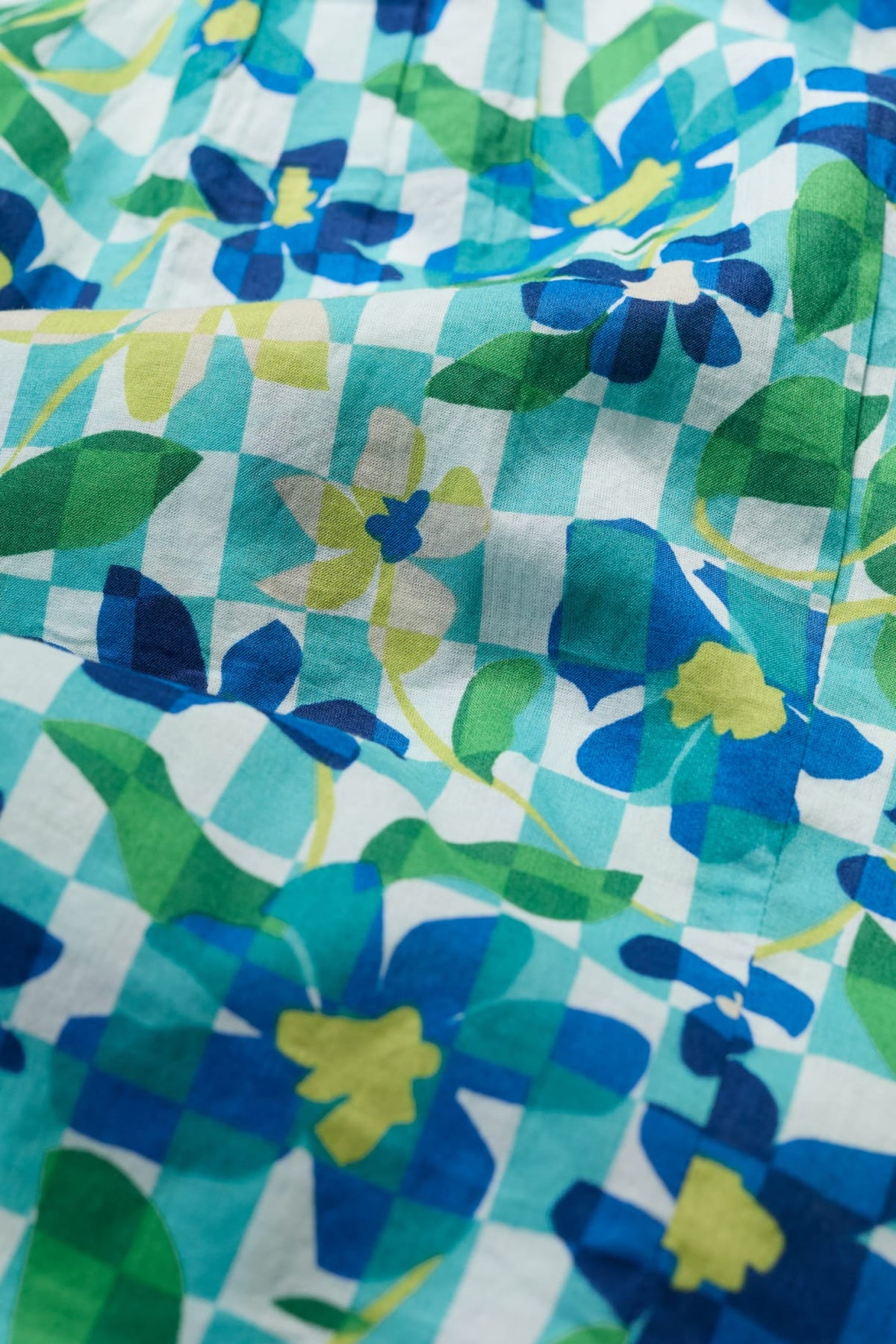 Seasalt Cornwall - ‘Rushmaker’ Short Sleeve Shirt - Picnic Floral Chalk
