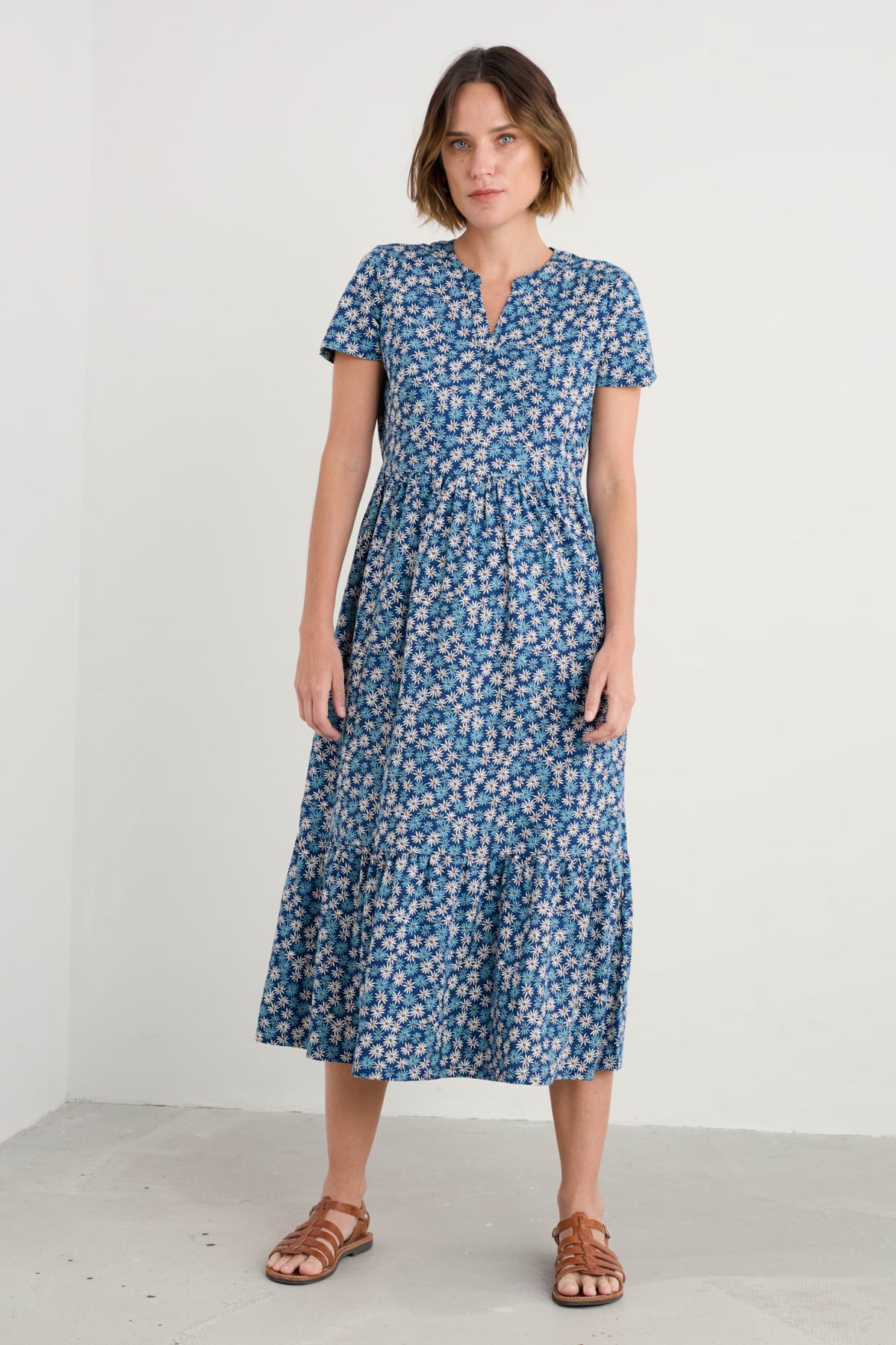 Seasalt Cornwall - ‘Rainette’ Above-Ankle Dress in GOTS-Certified Organic Cotton Jersey - Screenprint Daisy Marine