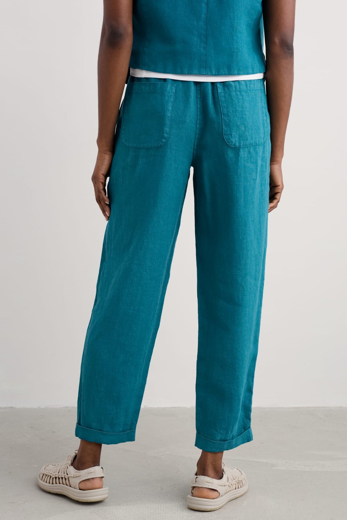 Seasalt Cornwall - ‘Dipping Sun’ Linen Trousers - Dark Drift