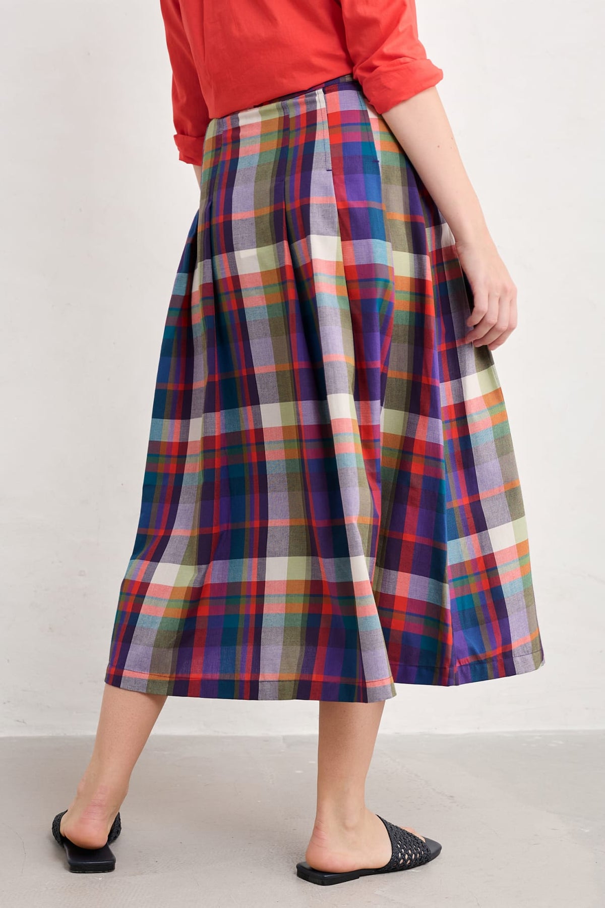 Seasalt Cornwall - ‘Jamboree’ Chambray Midi Skirt - Florabunda Multi Damson