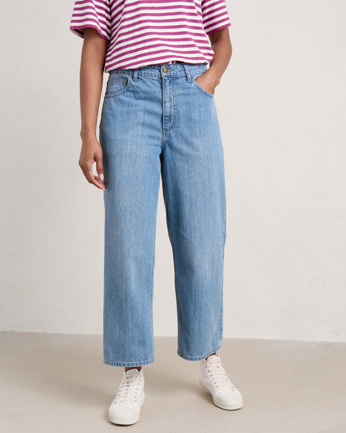 Seasalt Cornwall - 'Barnes’ Wide Leg Crop Jeans - Light Wash Rain Slub