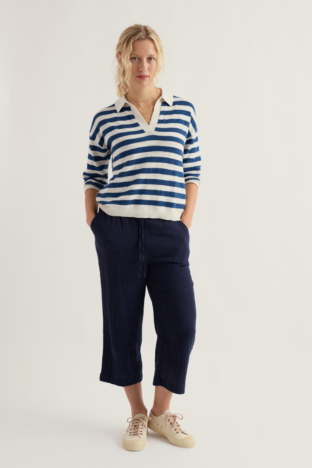 Seasalt Cornwall - Gwynver Lightweight V-Neck Collared Jumper Made With Linen & Organic Cotton - Cornish Dark Voyage Chalk