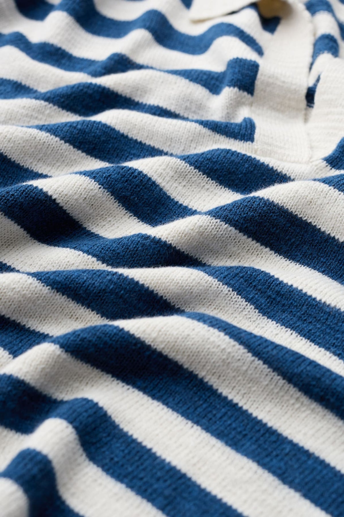 Seasalt Cornwall - Gwynver Lightweight V-Neck Collared Jumper Made With Linen & Organic Cotton - Cornish Dark Voyage Chalk