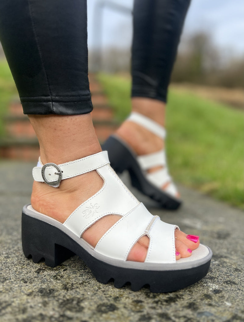 Fly London ‘Tawi’ Leather Strappy Sandal Shoes - Off White