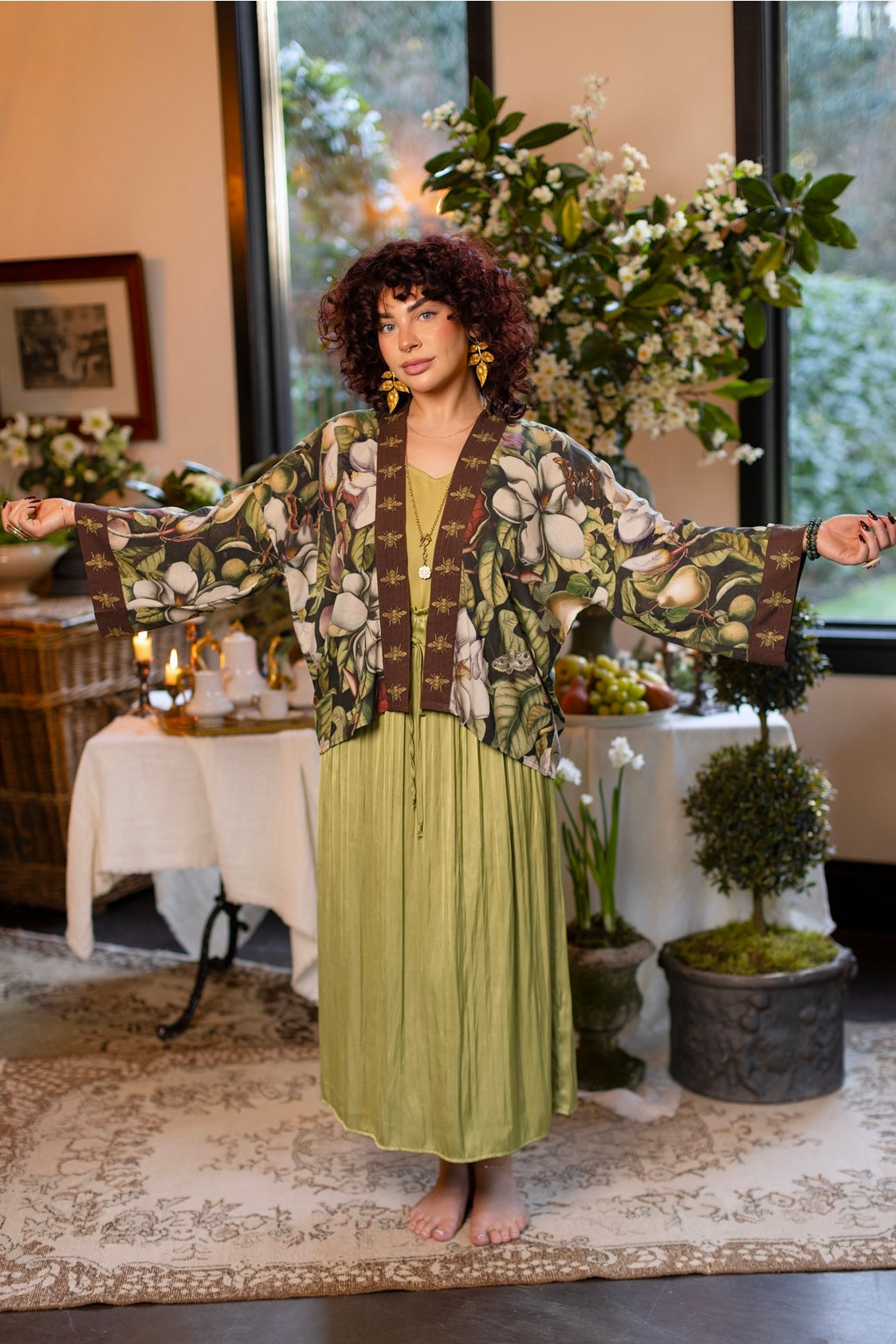 Market Of Stars - Fleur De Lune - Pixie Cropped Bamboo Kimono Cardigan Duster - Florals & Bees