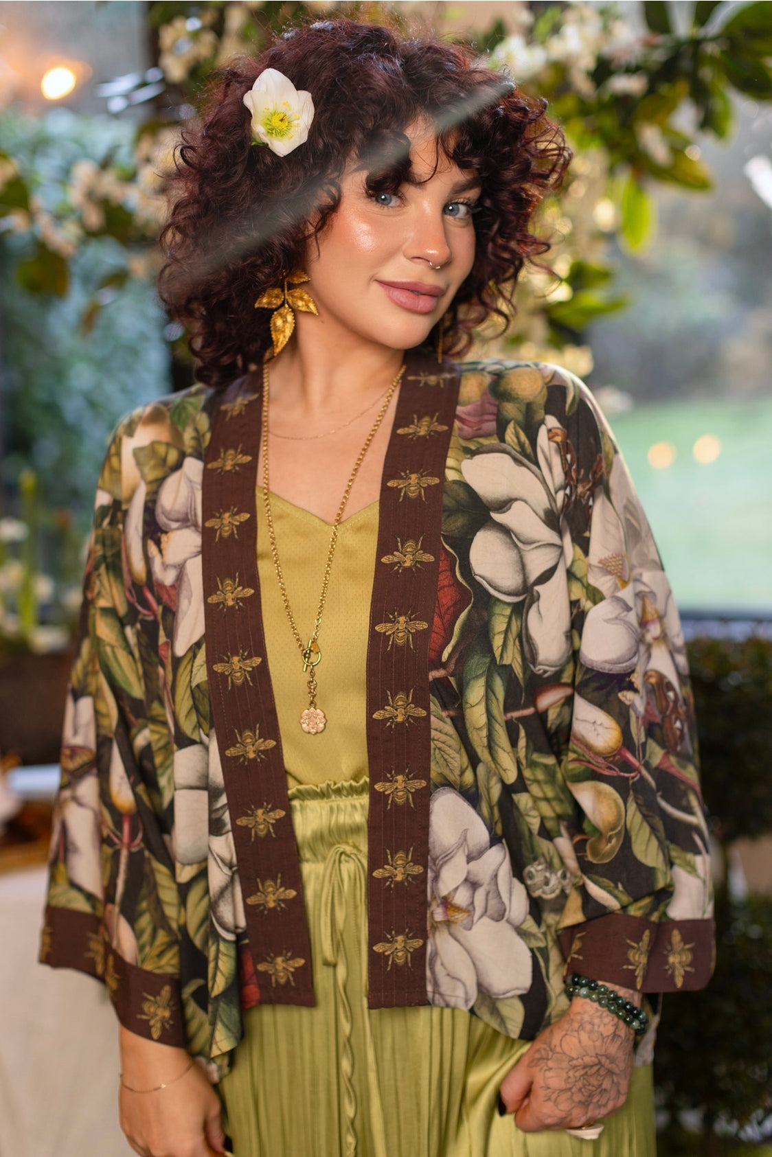 Market Of Stars - ‘Fleur De Lune’ Pixie Cropped Bamboo Kimono Cardigan Duster - Florals & Bees
