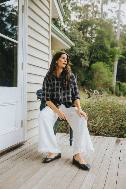 Montaigne - Dion - French Linen Blouse - Dark Navy Check