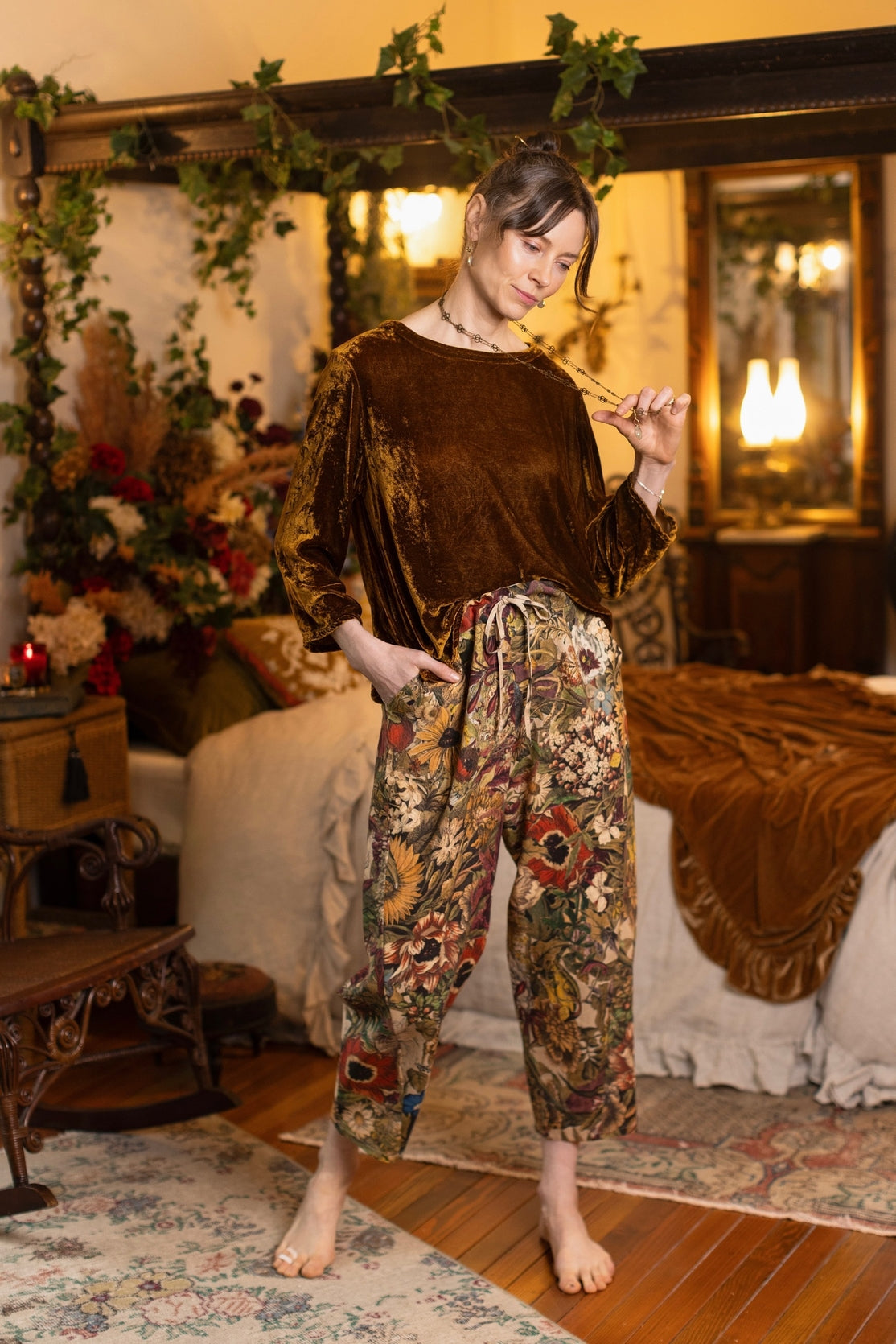 Market Of Stars - Golden Hour - Linen Cropped Artist Pant - Floral Print