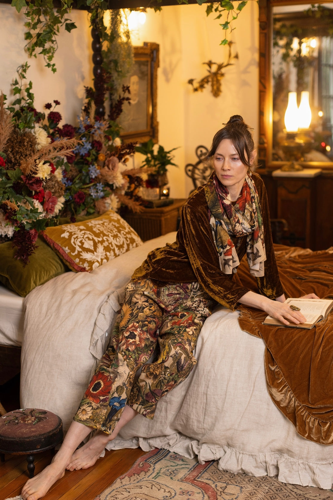 Market Of Stars - Golden Hour - Linen Cropped Artist Pant - Floral Print