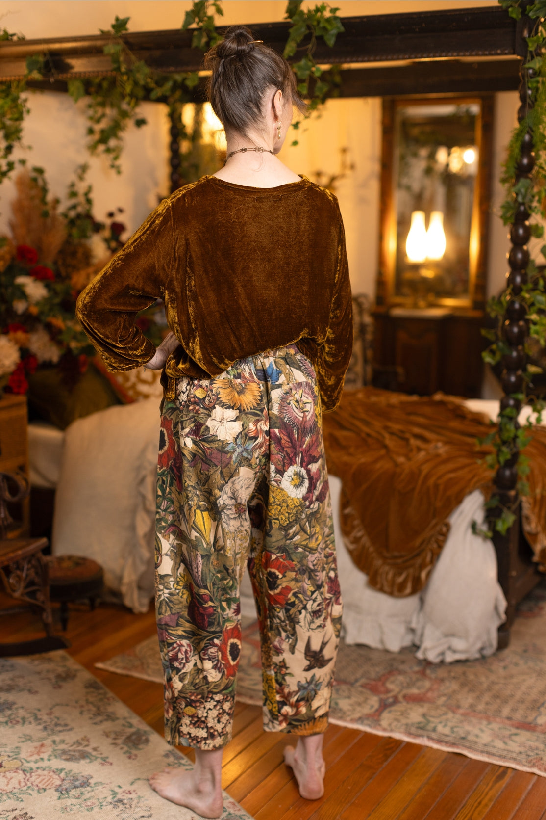 Market Of Stars - Golden Hour - Linen Cropped Artist Pant - Floral Print