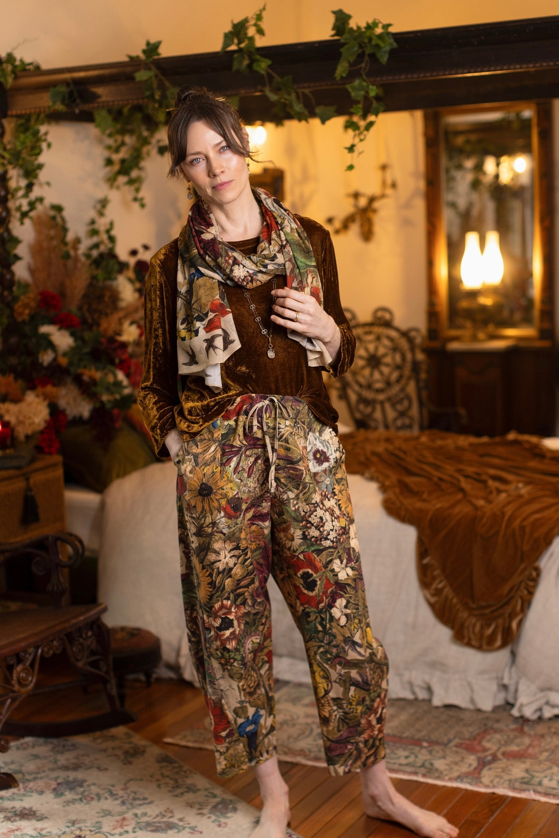Market Of Stars - Golden Hour - Linen Cropped Artist Pant - Floral Print