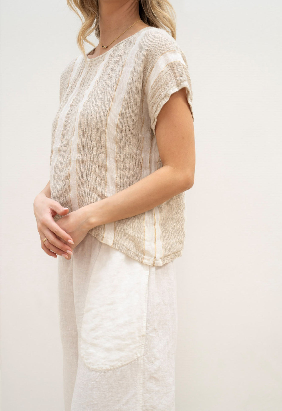 RUSTIC Linen - Carina Box Top - Natural White w Gold Strand