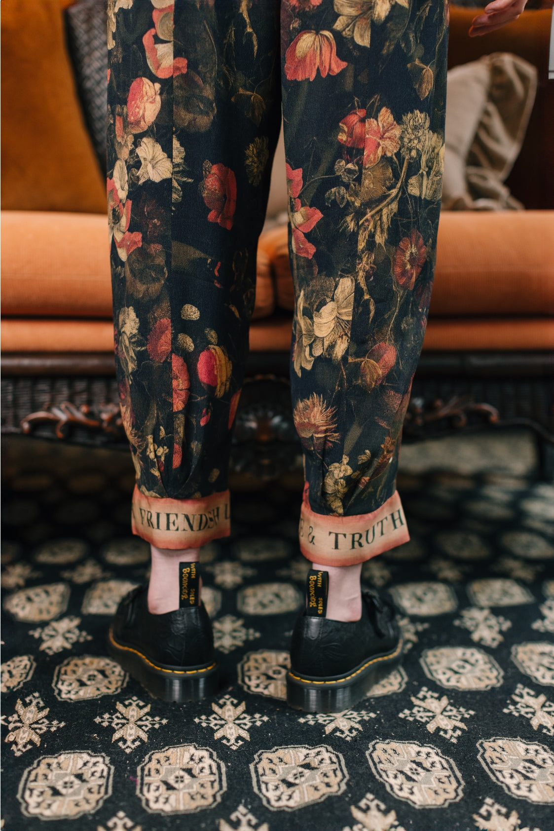 Market Of Stars - ‘Heart of Gold’ Cropped Poet Pant - Florals & Sacred Heart