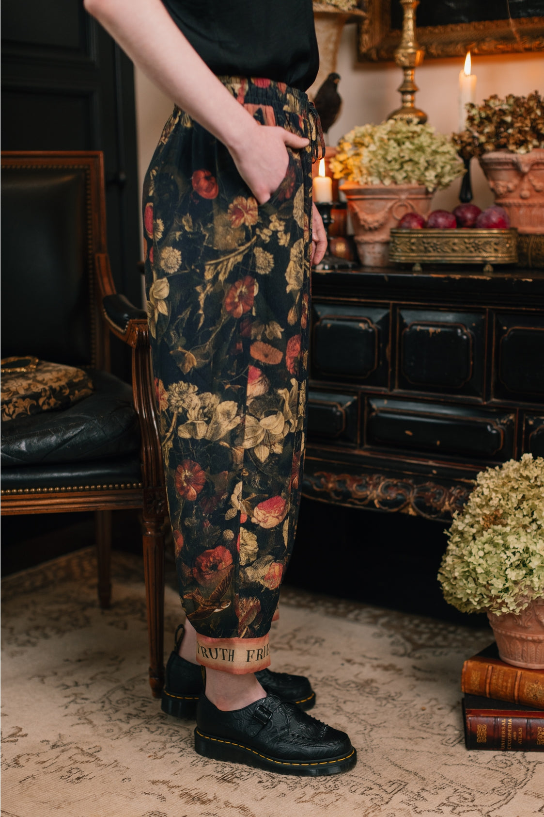 Market Of Stars - ‘Heart of Gold’ Cropped Poet Pant - Florals & Sacred Heart