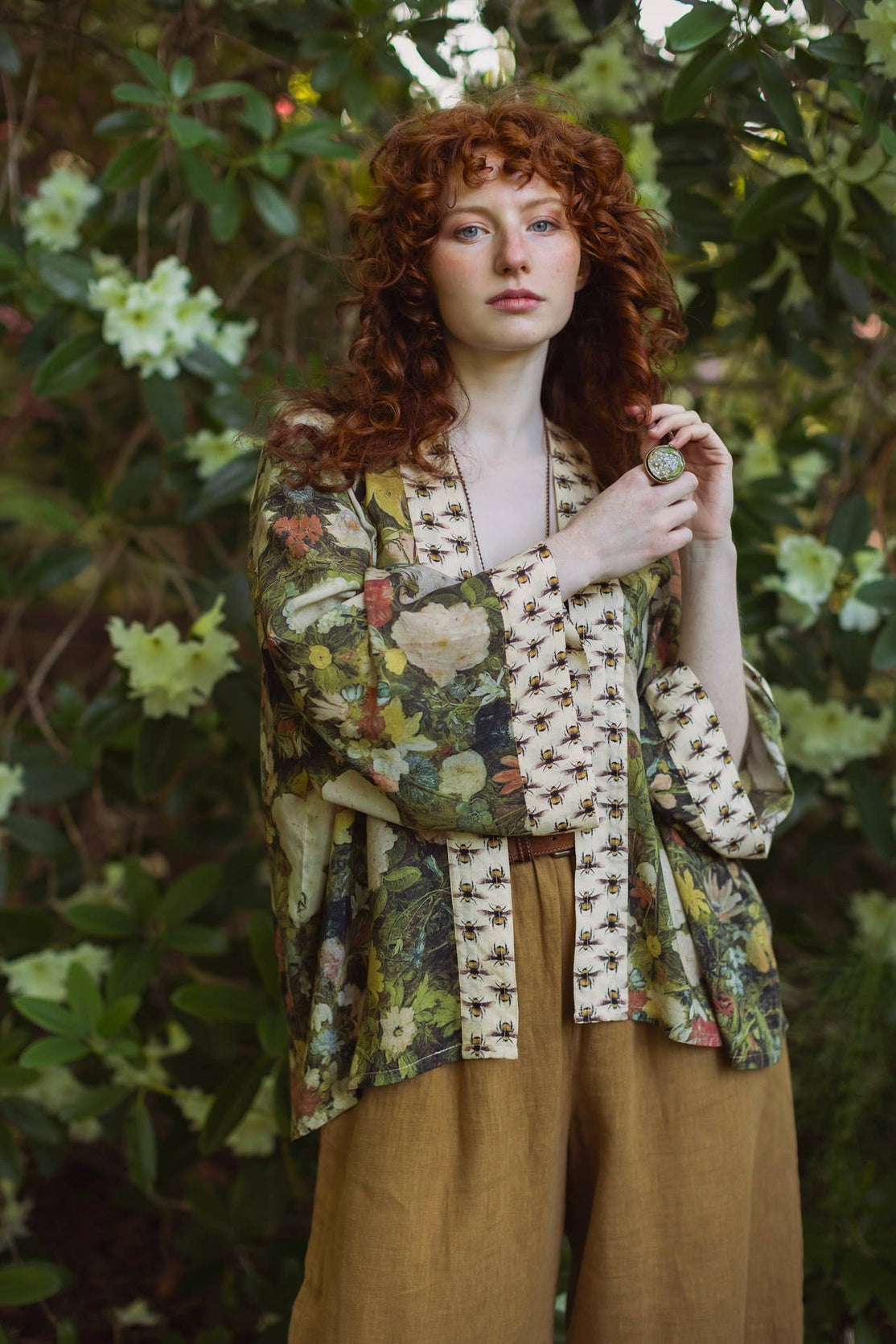 Market Of Stars - I Dream in Flowers  - Pixie Duster Cropped Kimono - Flowers & Bees
