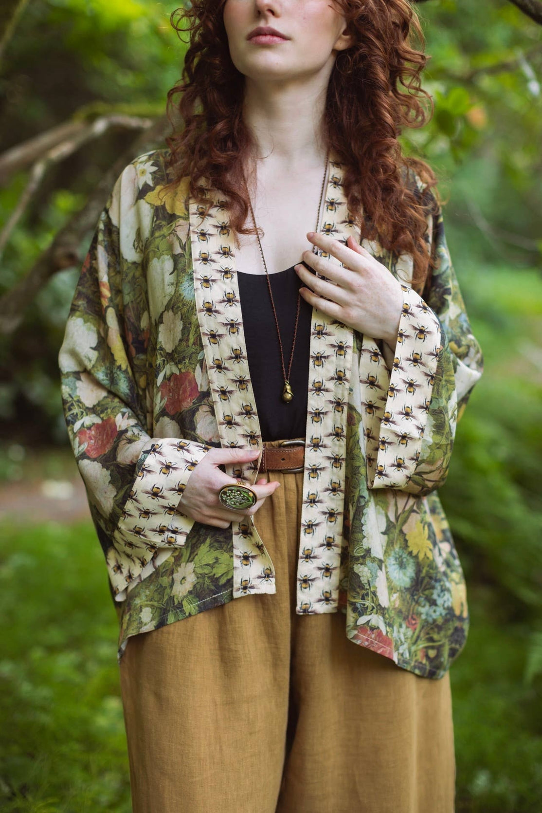 Market Of Stars - I Dream in Flowers  - Pixie Duster Cropped Kimono - Flowers & Bees