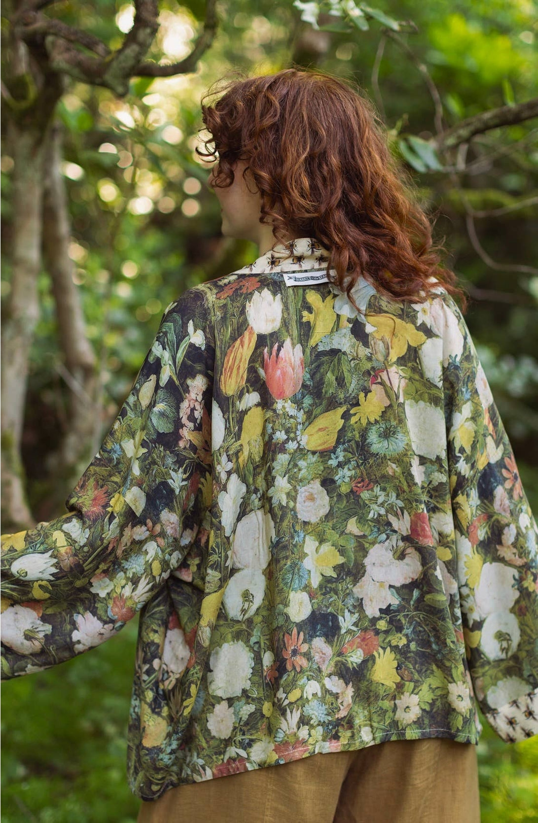 Market Of Stars - I Dream in Flowers  - Pixie Duster Cropped Kimono - Flowers & Bees