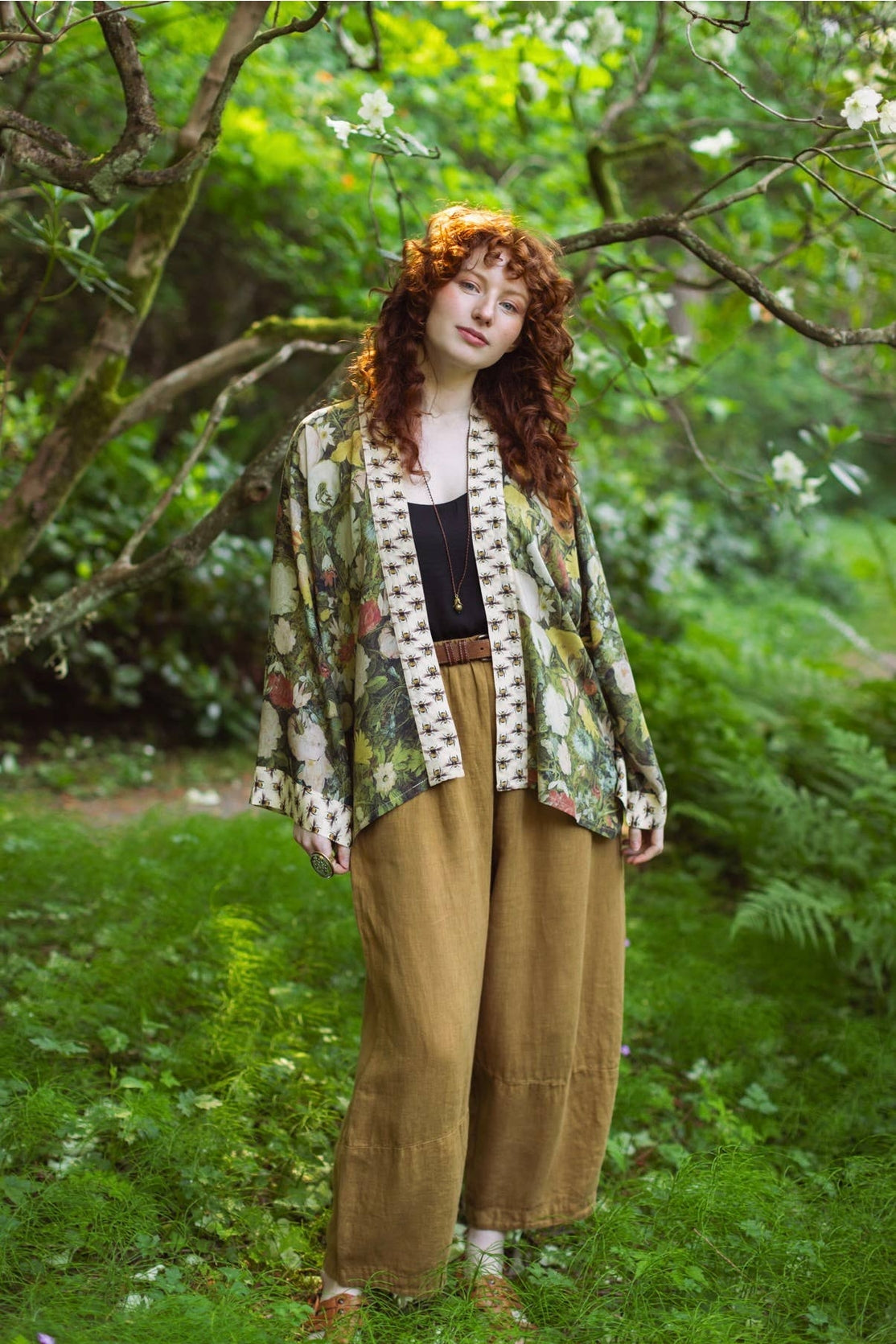 Market Of Stars - I Dream in Flowers  - Pixie Duster Cropped Kimono - Flowers & Bees