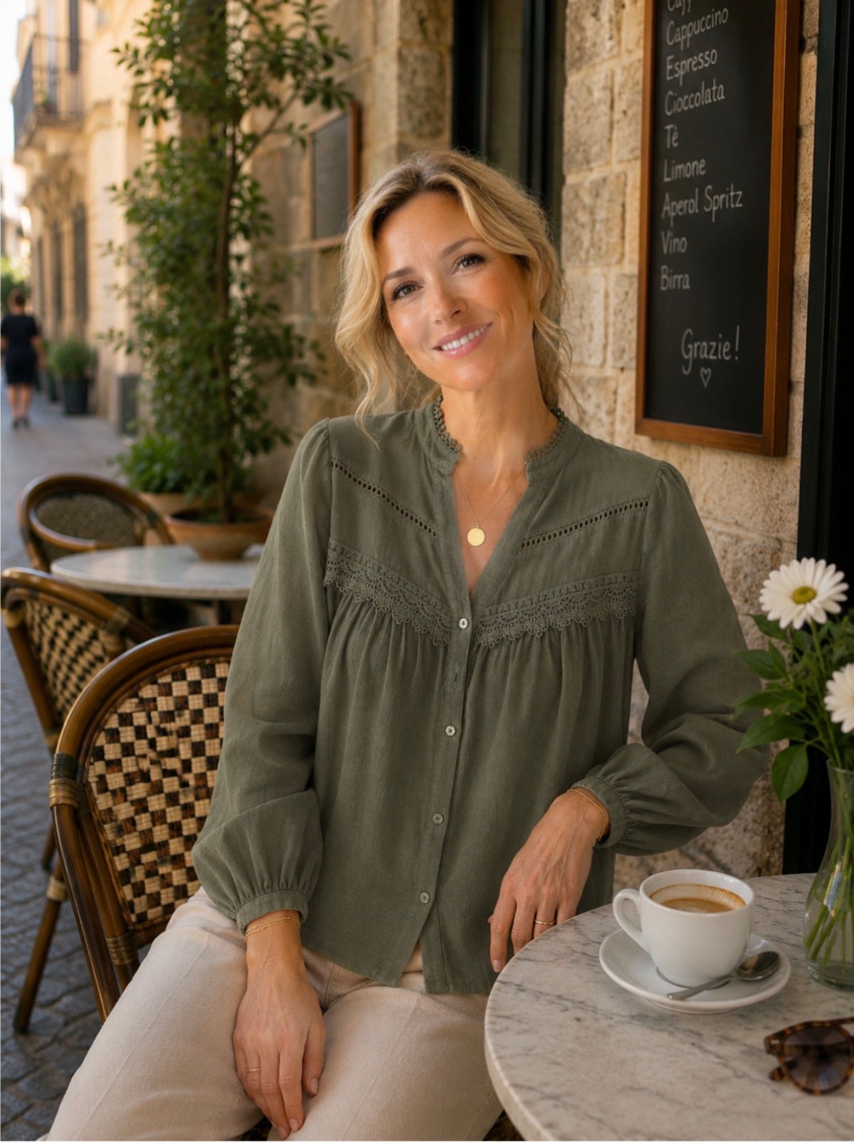 Free Angel - Stupenda - Cropped/Short Style Linen Lace Top