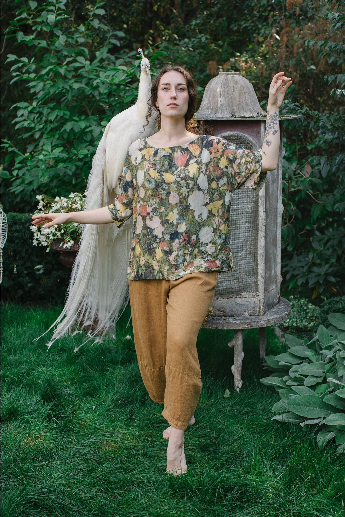 Market Of Stars - I Dream in Flowers - Tee Luxe Print Tunic Top - Bee Trim