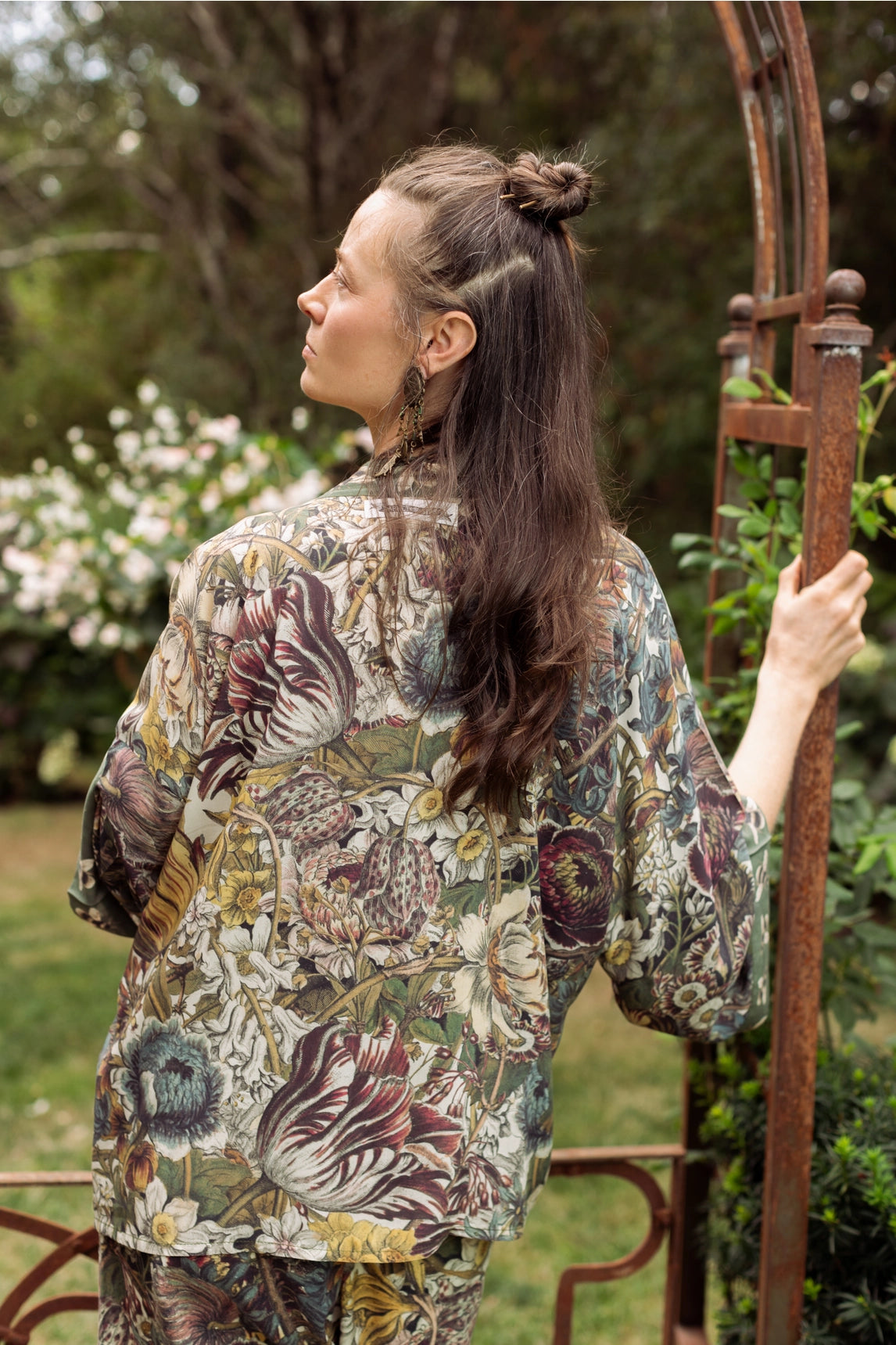 ‘Love Grows Wild’ Floral Bamboo Cropped Kimono with Bees