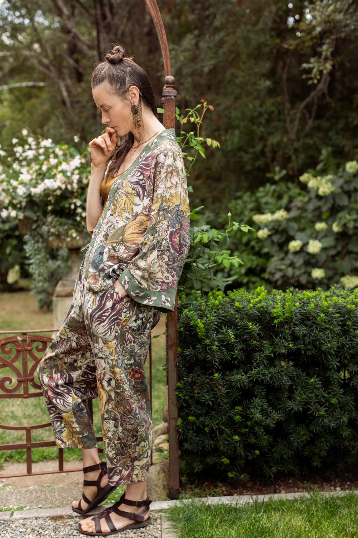 ‘Love Grows Wild’ Floral Bamboo Cropped Kimono with Bees