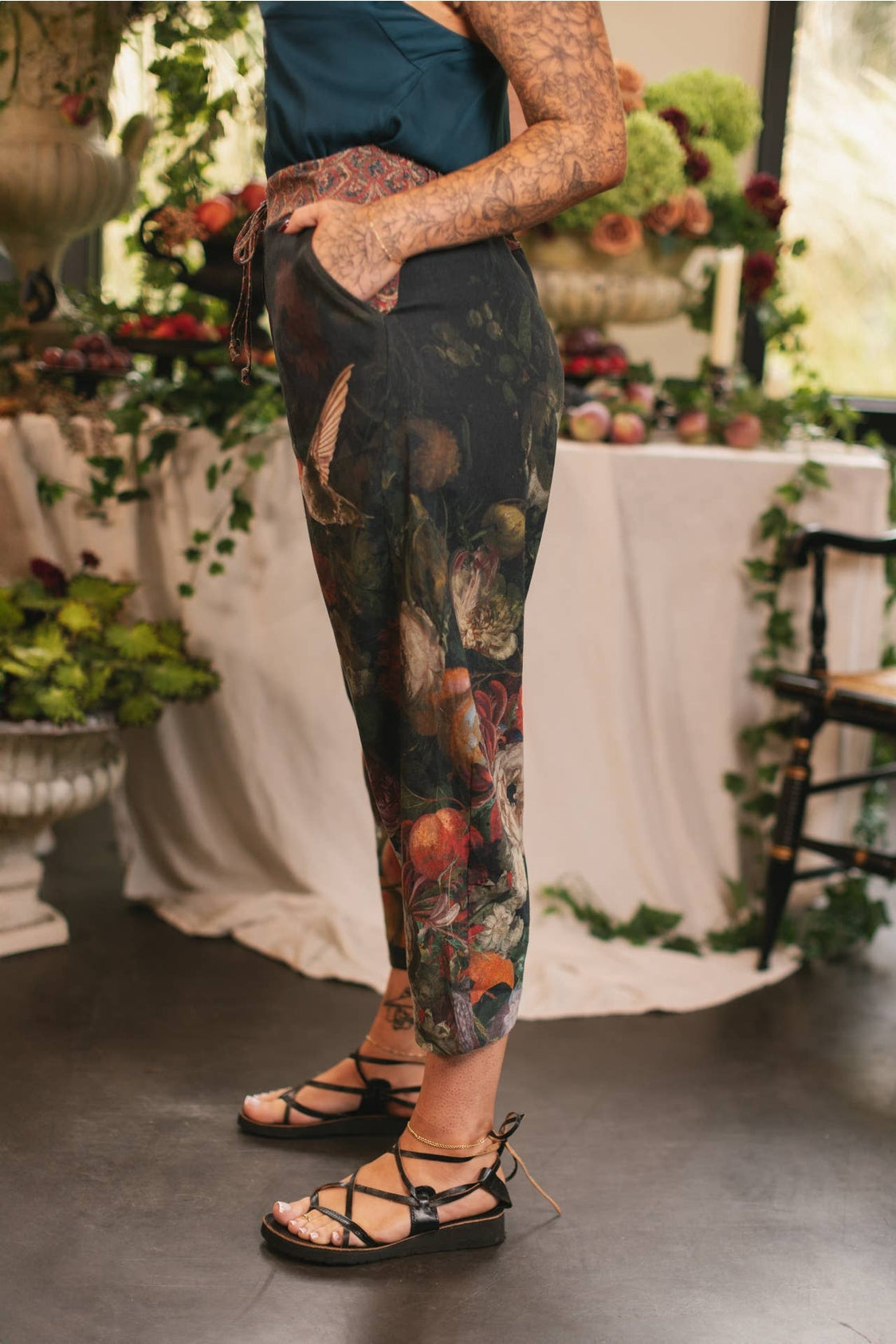 Market of Stars - Flight of Fancy - Linen Cropped Artist Pants - Hummingbird