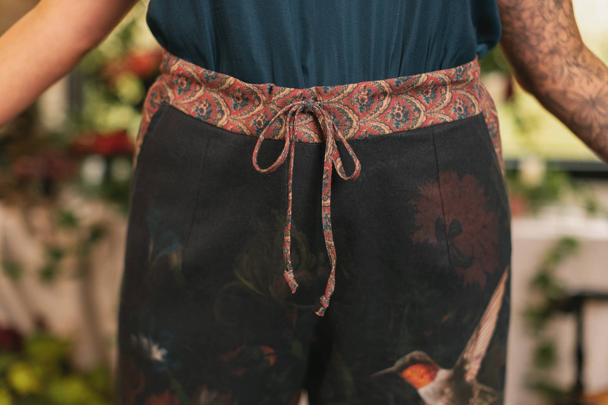 Market of Stars - Flight of Fancy - Linen Cropped Artist Pants - Hummingbird