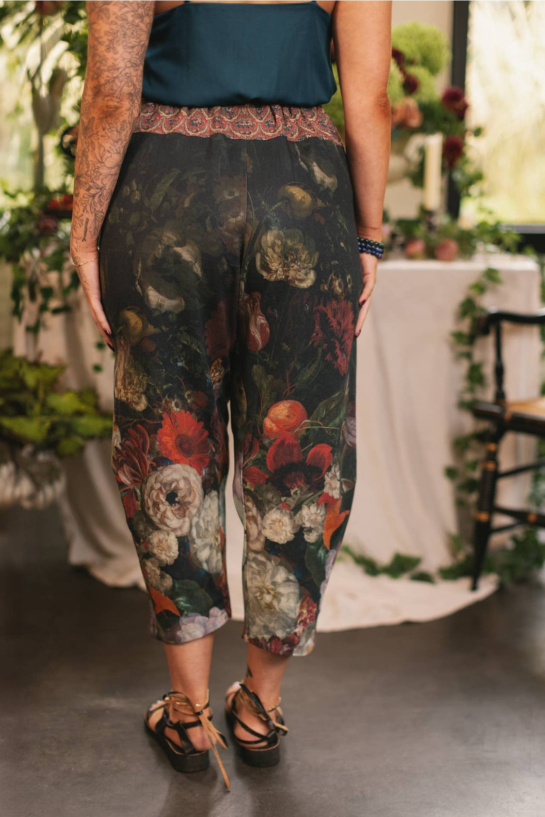 Market of Stars - Flight of Fancy - Linen Cropped Artist Pants - Hummingbird