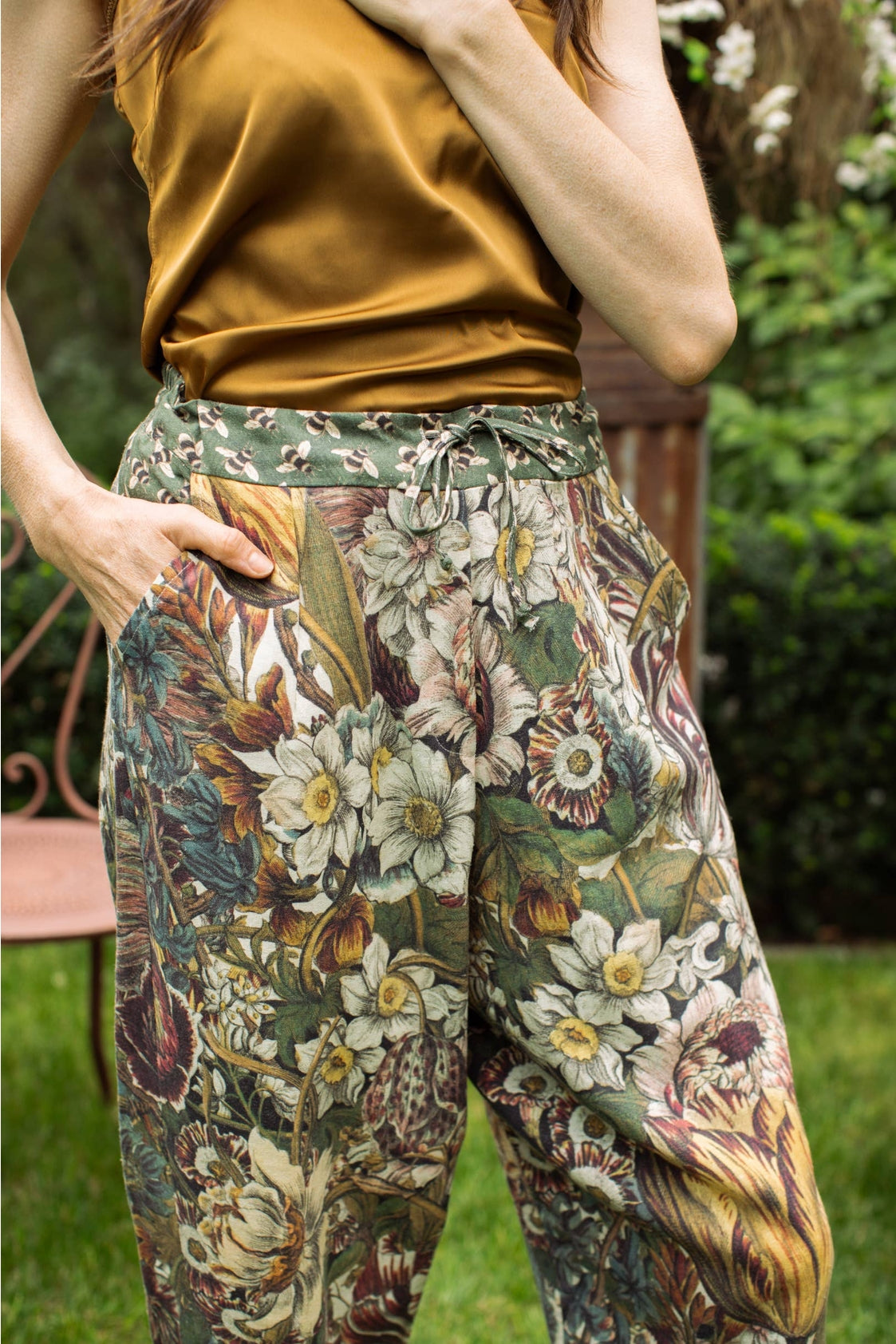 Market of Stars - Love Grows Wild - Linen Cropped Artist Pant - Bees & Flowers