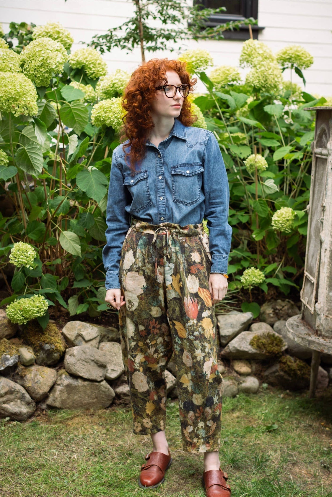 Market of Stars - I Dream in Flowers - Linen Cropped Artist Pants - Bees Floral