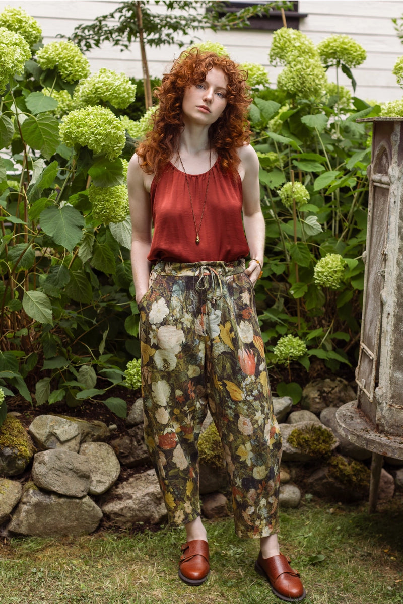 ‘I Dream in Flowers’ Boho Linen Bee Print Cropped Artist Pants