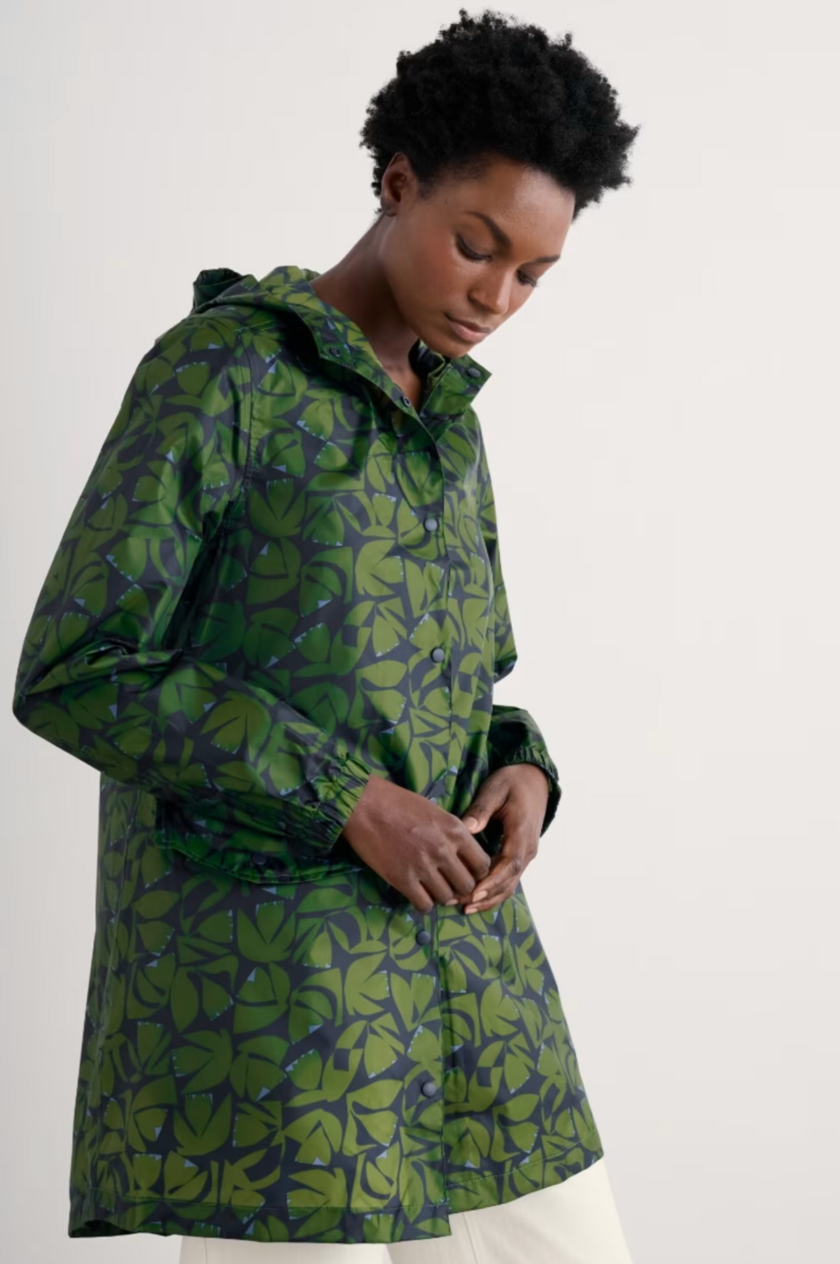 Seasalt Cornwall - Pack It Waterproof Jacket III - Floral Cutout Forest Green