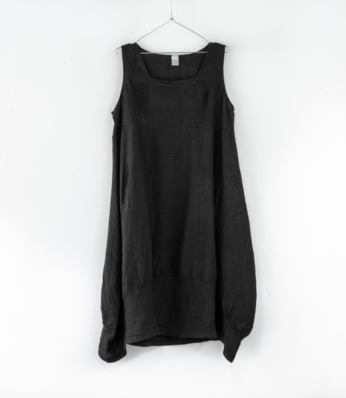 Montaigne - Anas - Linen Pinafore Dress Ecolena Montaigne - Anas - Linen Pinafore Dress Ecolena